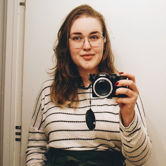 Meet your Posher, Sydney - Picture 2 of 2